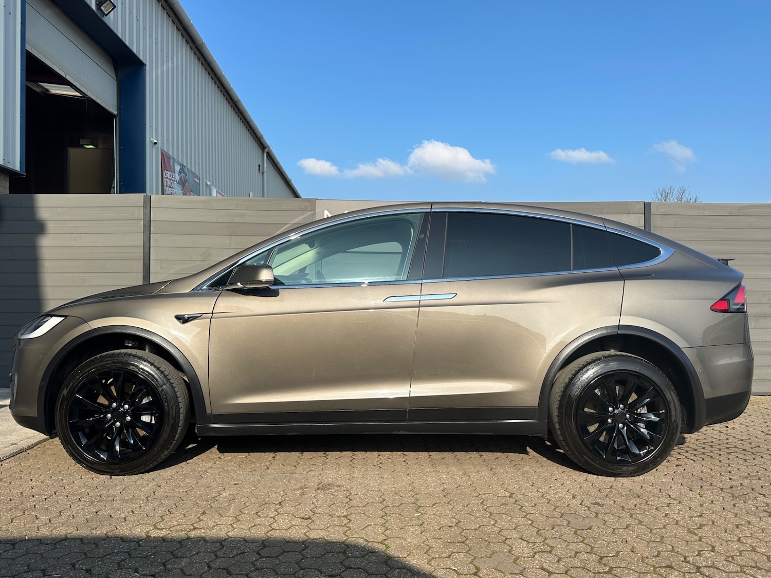 Used Tesla Model X 2017 for sale - 77743262: Photo 5