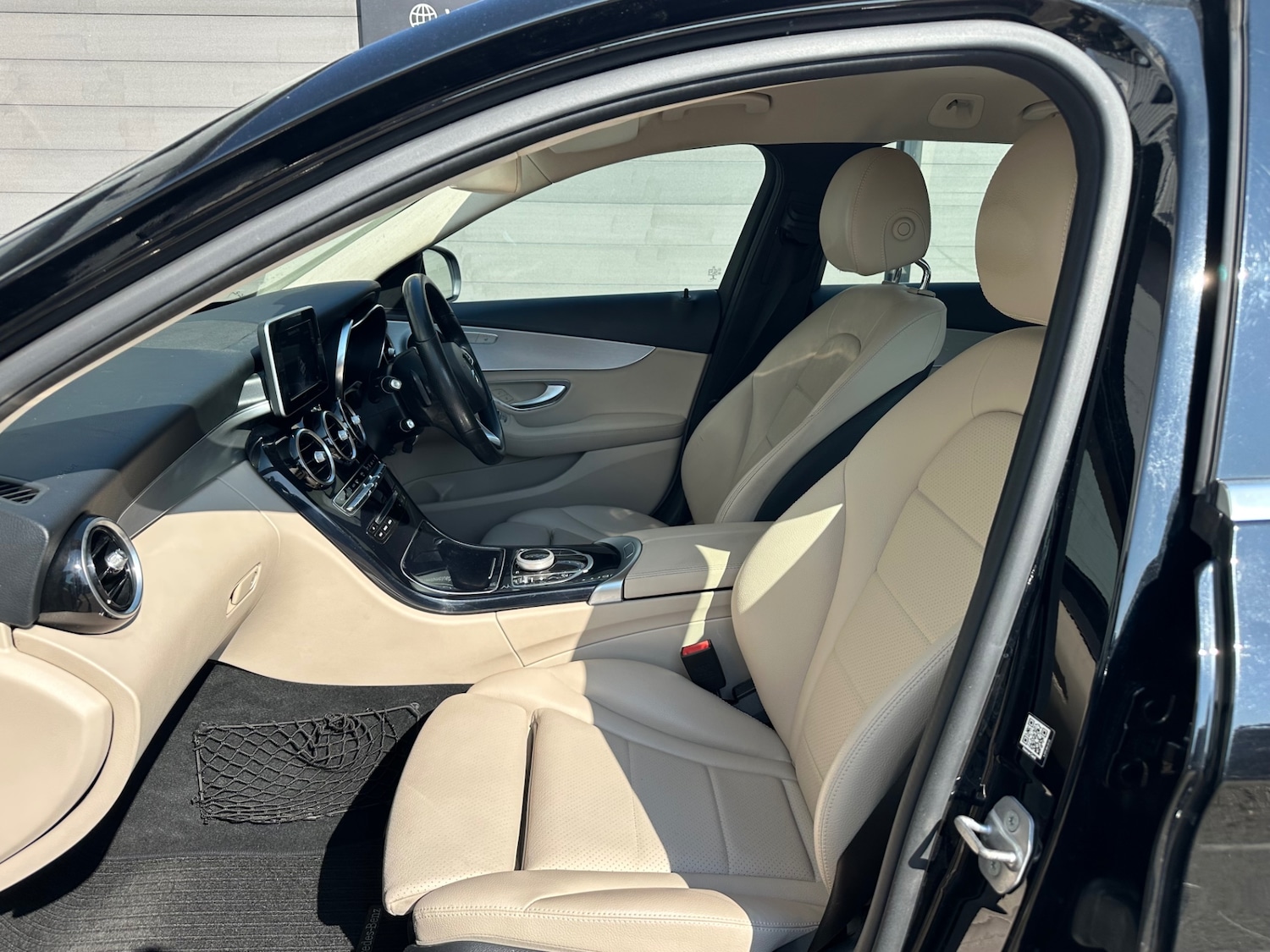 Used Mercedes-Benz C Class 2017 for sale - 77947397: Photo 12