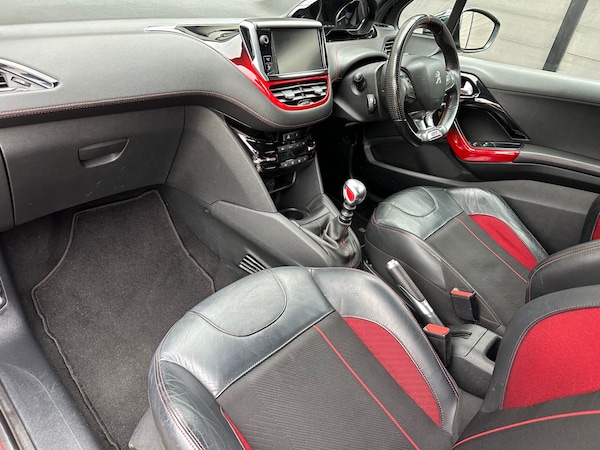 Used Peugeot 208 2013 for sale - 76263098: Photo 11