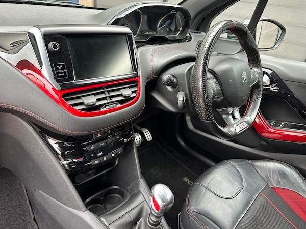 Used Peugeot 208 2013 for sale - 76263098: Photo 17