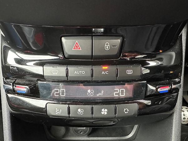 Used Peugeot 208 2013 for sale - 76263098: Photo 21