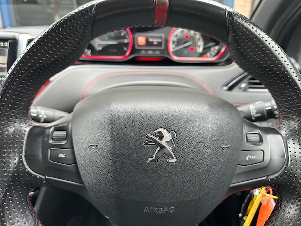 Used Peugeot 208 2013 for sale - 76263098: Photo 23