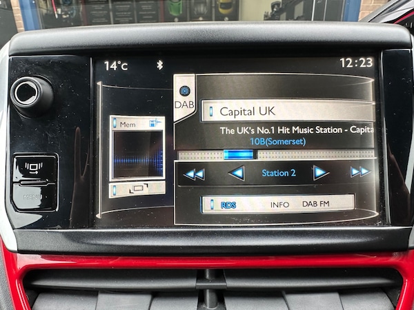 Used Peugeot 208 2013 for sale - 76263098: Photo 24