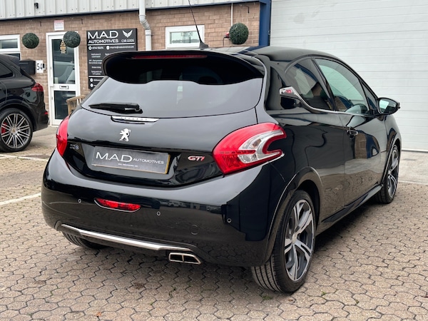 Used Peugeot 208 2013 for sale - 76263098: Photo 8
