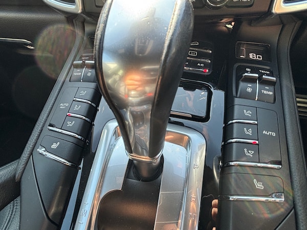 Used Porsche Cayenne 2015 for sale - 75438024: Photo 19
