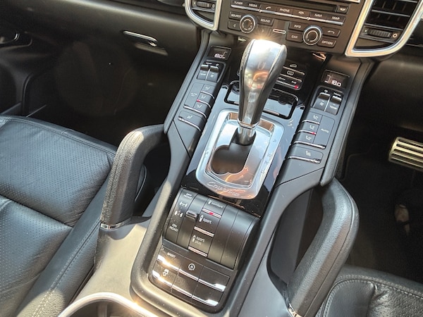 Used Porsche Cayenne 2015 for sale - 75438024: Photo 20