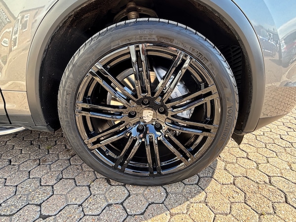 Used Porsche Cayenne 2015 for sale - 75438024: Photo 28