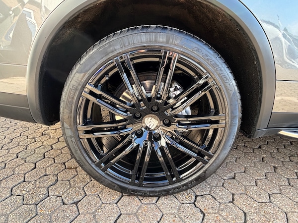 Used Porsche Cayenne 2015 for sale - 75438024: Photo 29