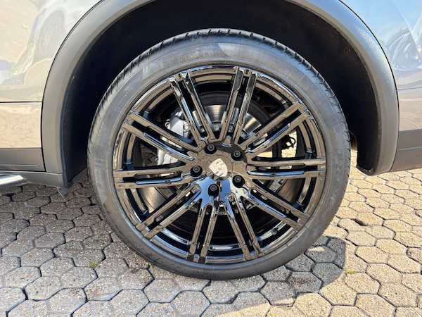 Used Porsche Cayenne 2015 for sale - 75438024: Photo 31