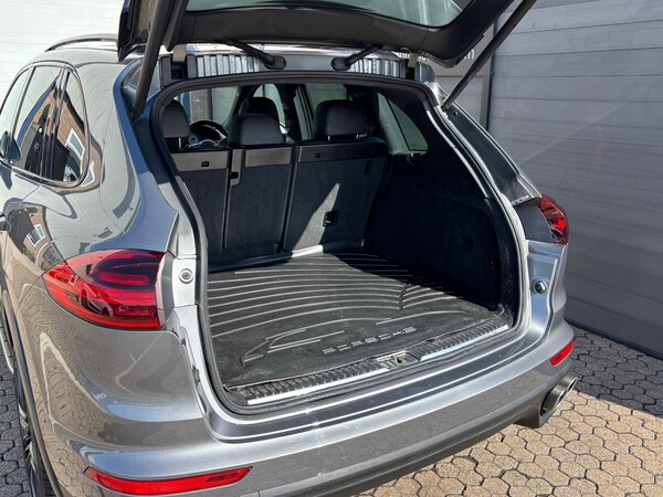 Used Porsche Cayenne 2015 for sale - 75438024: Photo 38