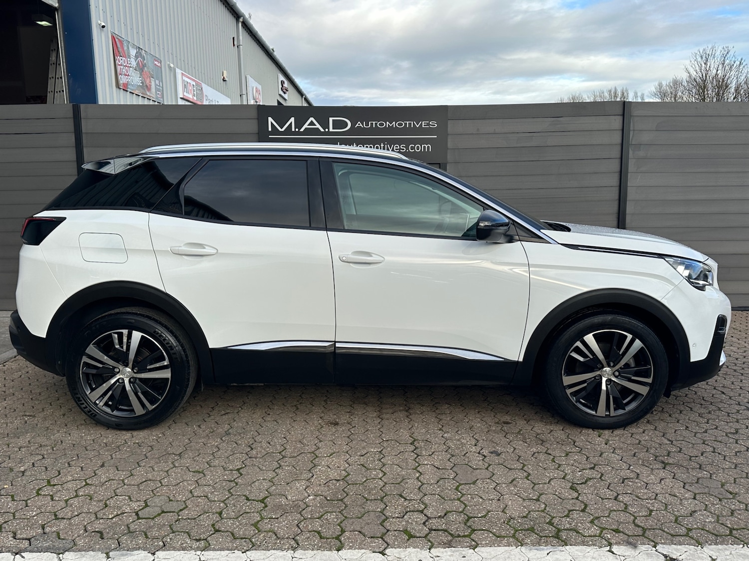 Used Peugeot 3008 2018 for sale - 76602720: Photo 4