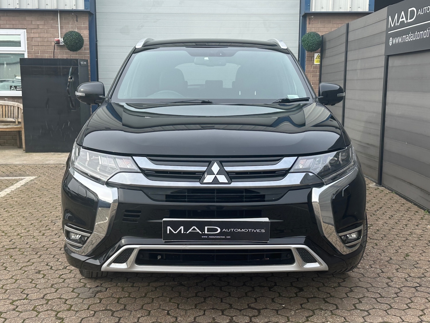 Used Mitsubishi Outlander 2018 for sale - 77617778: Photo 2