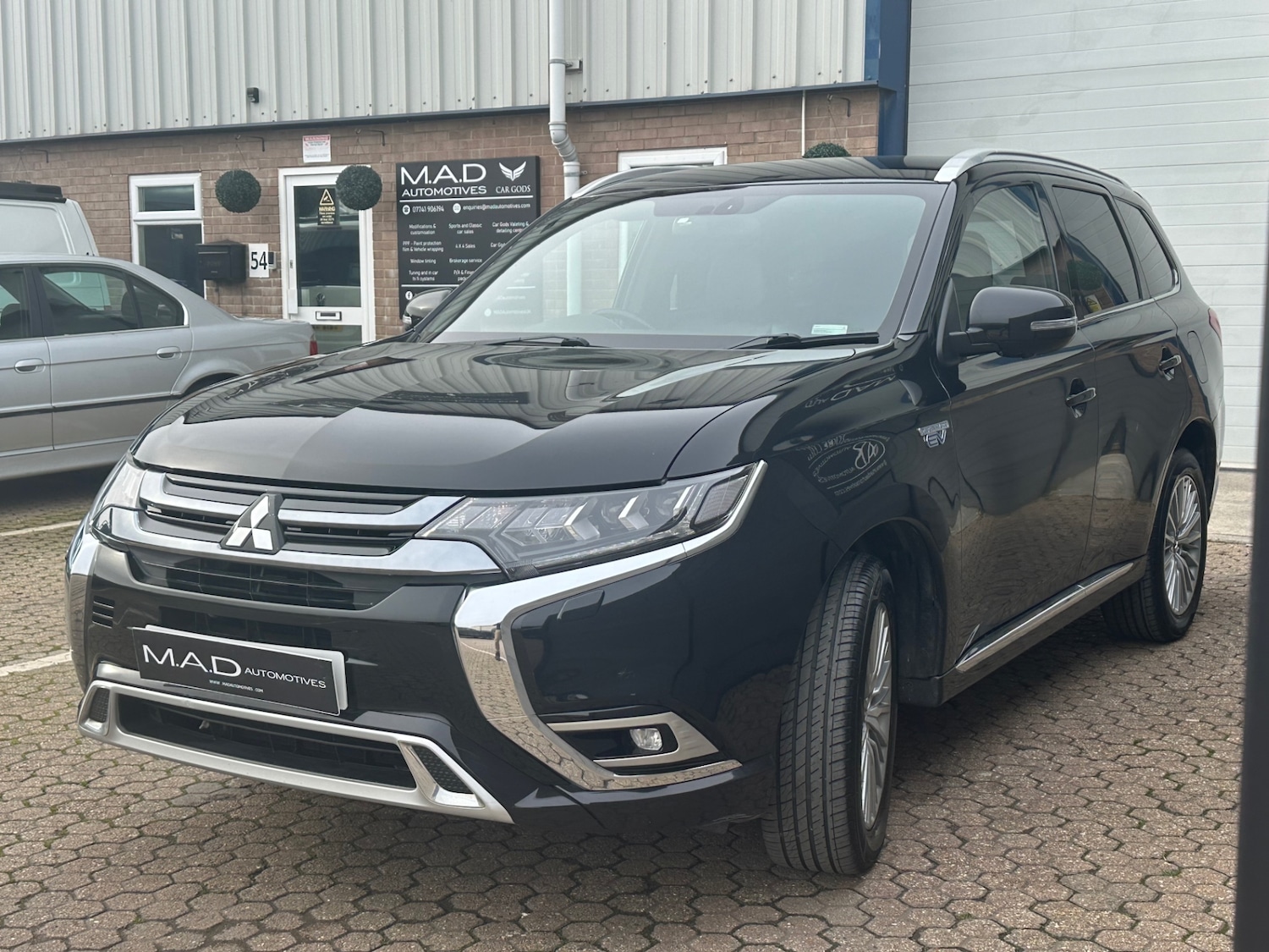 Used Mitsubishi Outlander 2018 for sale - 77617778: Photo 3