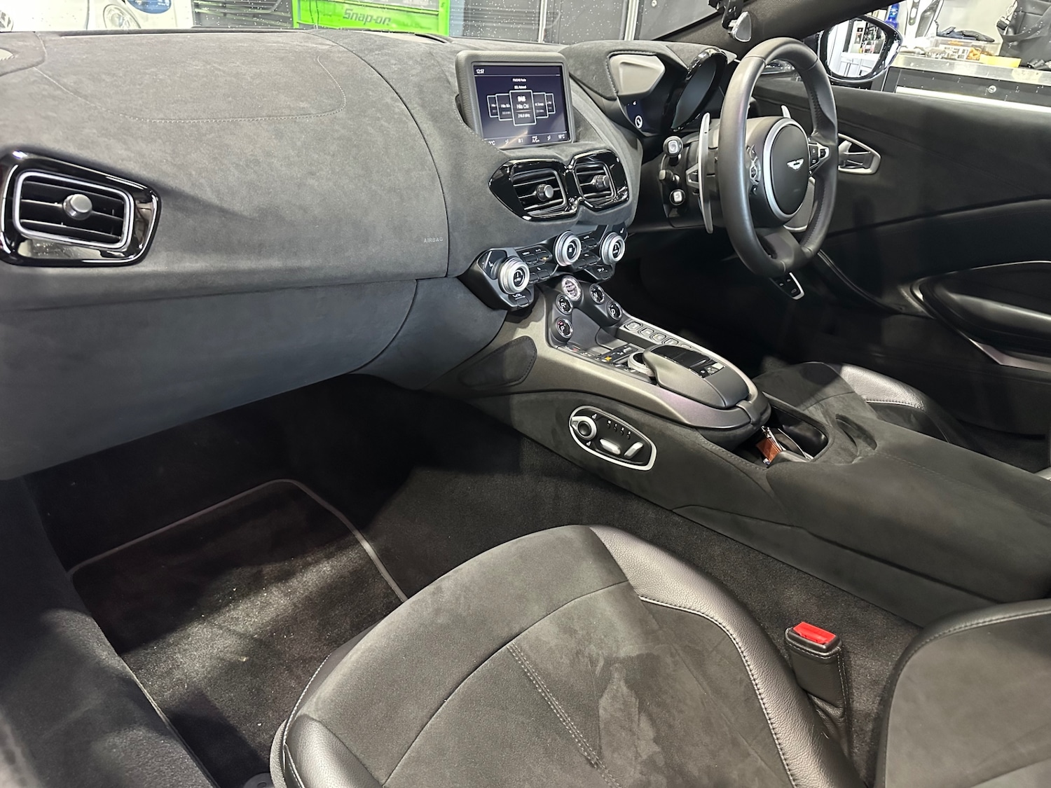 Used Aston Martin Vantage 2021 for sale - 76796654: Photo 10