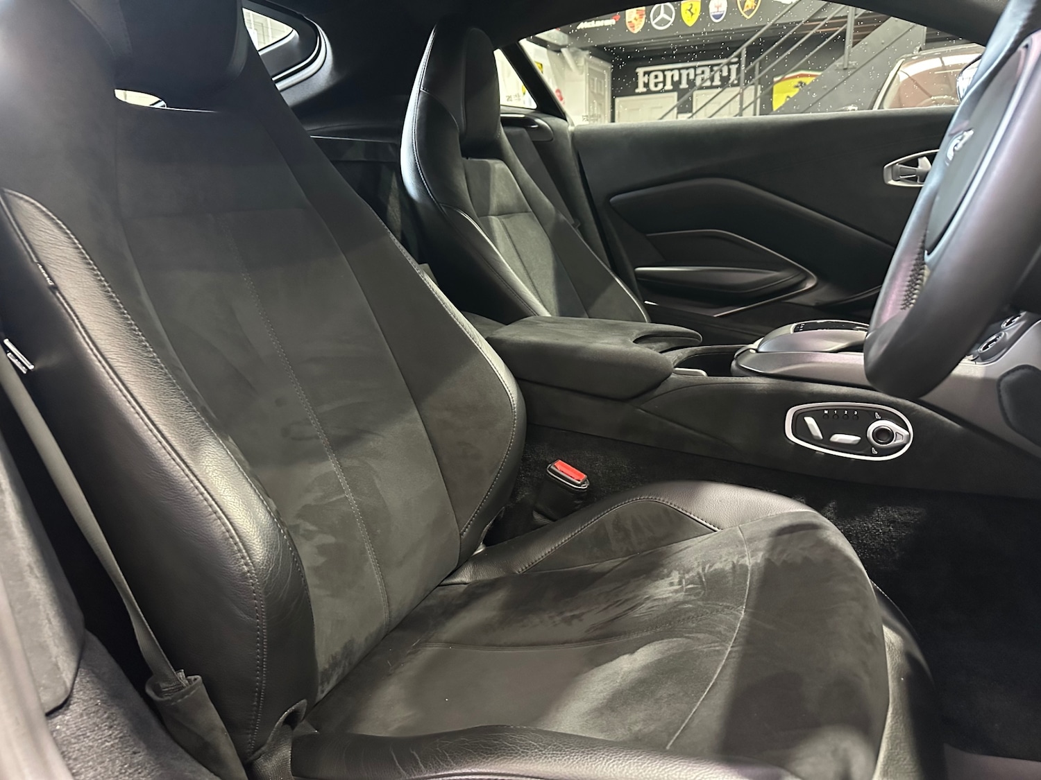 Used Aston Martin Vantage 2021 for sale - 76796654: Photo 11