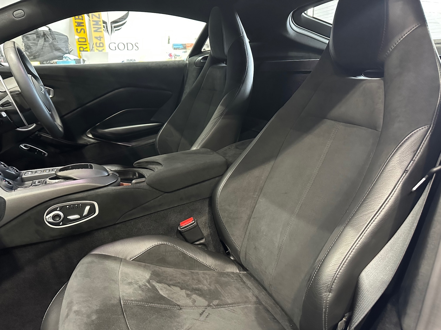 Used Aston Martin Vantage 2021 for sale - 76796654: Photo 12