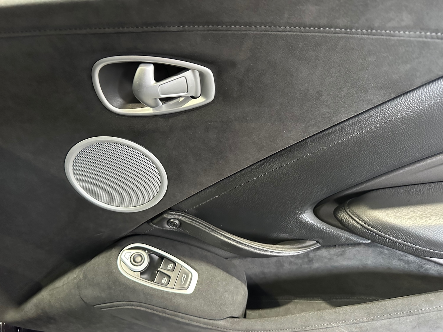 Used Aston Martin Vantage 2021 for sale - 76796654: Photo 15