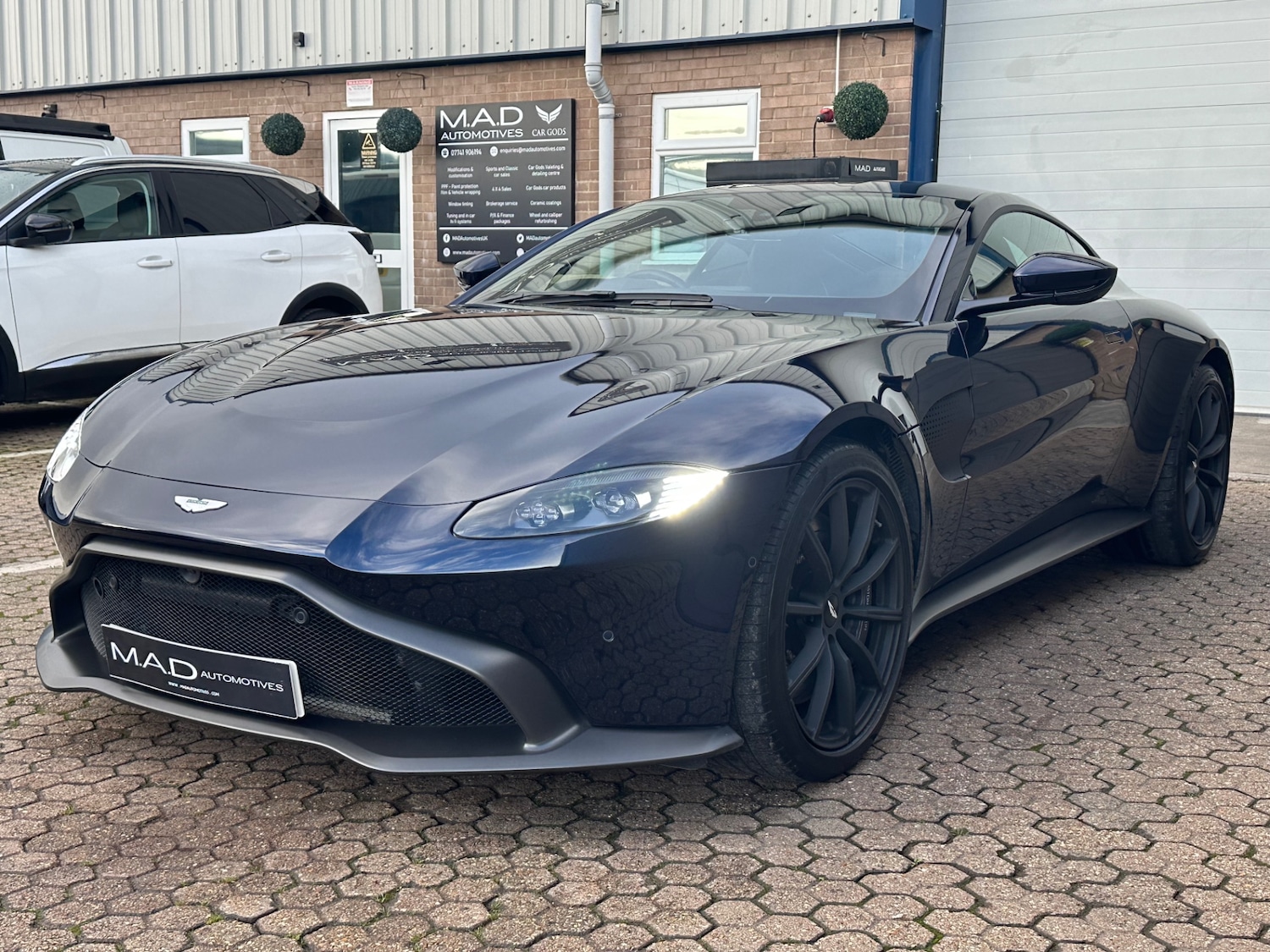 Used Aston Martin Vantage 2021 for sale - 76796654: Photo 3