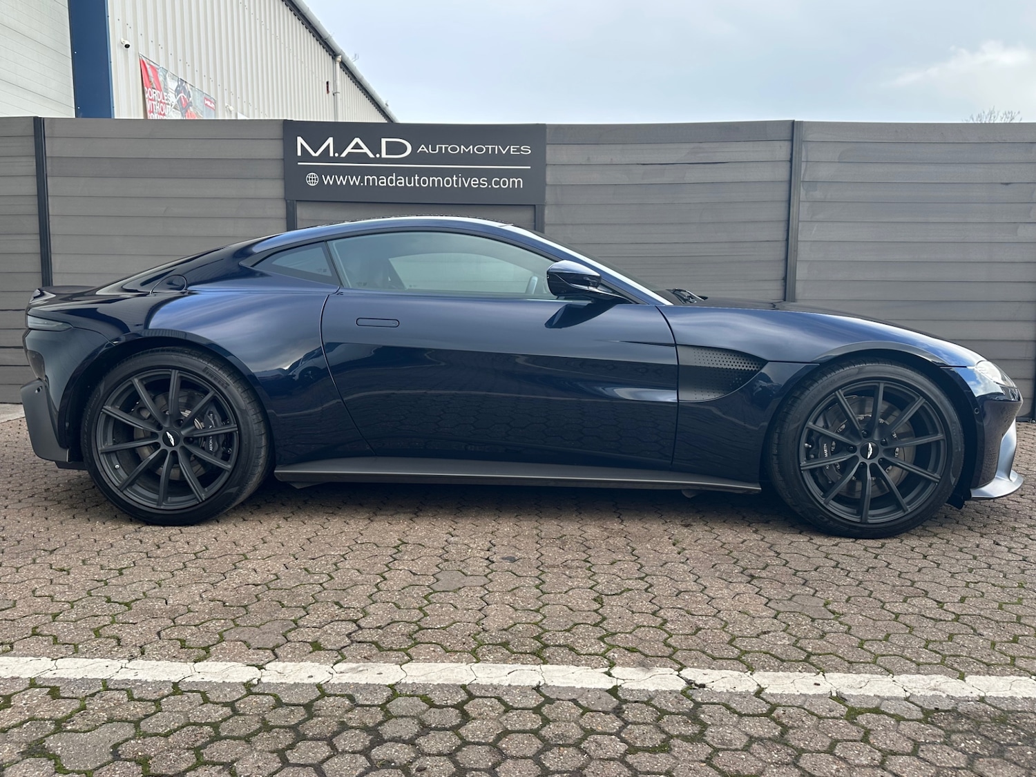 Used Aston Martin Vantage 2021 for sale - 76796654: Photo 4