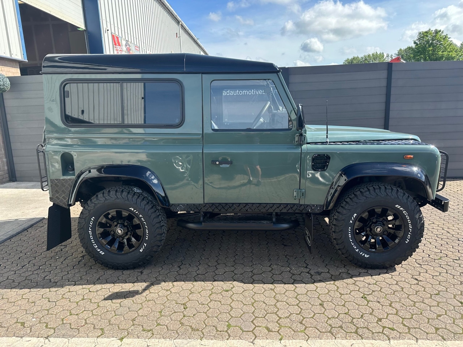 Used Land Rover Defender 2003 for sale - 77103523: Photo 4