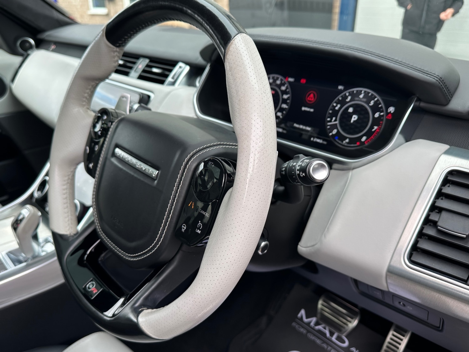 Used Land Rover Range Rover Sport 2018 for sale - 76490890: Photo 17