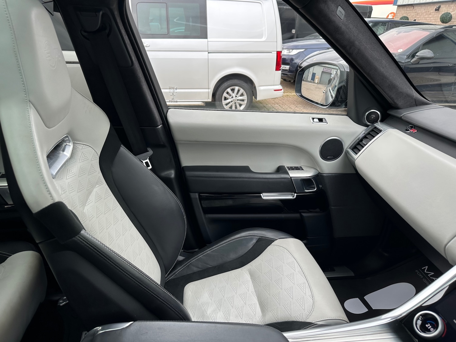 Used Land Rover Range Rover Sport 2018 for sale - 76490890: Photo 32