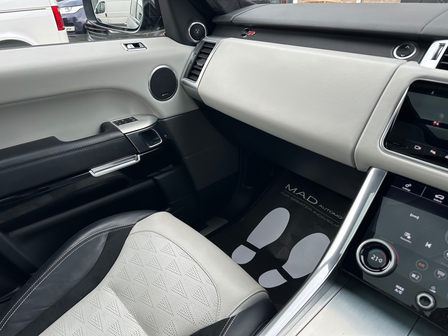 Used Land Rover Range Rover Sport 2018 for sale - 76490890: Photo 33