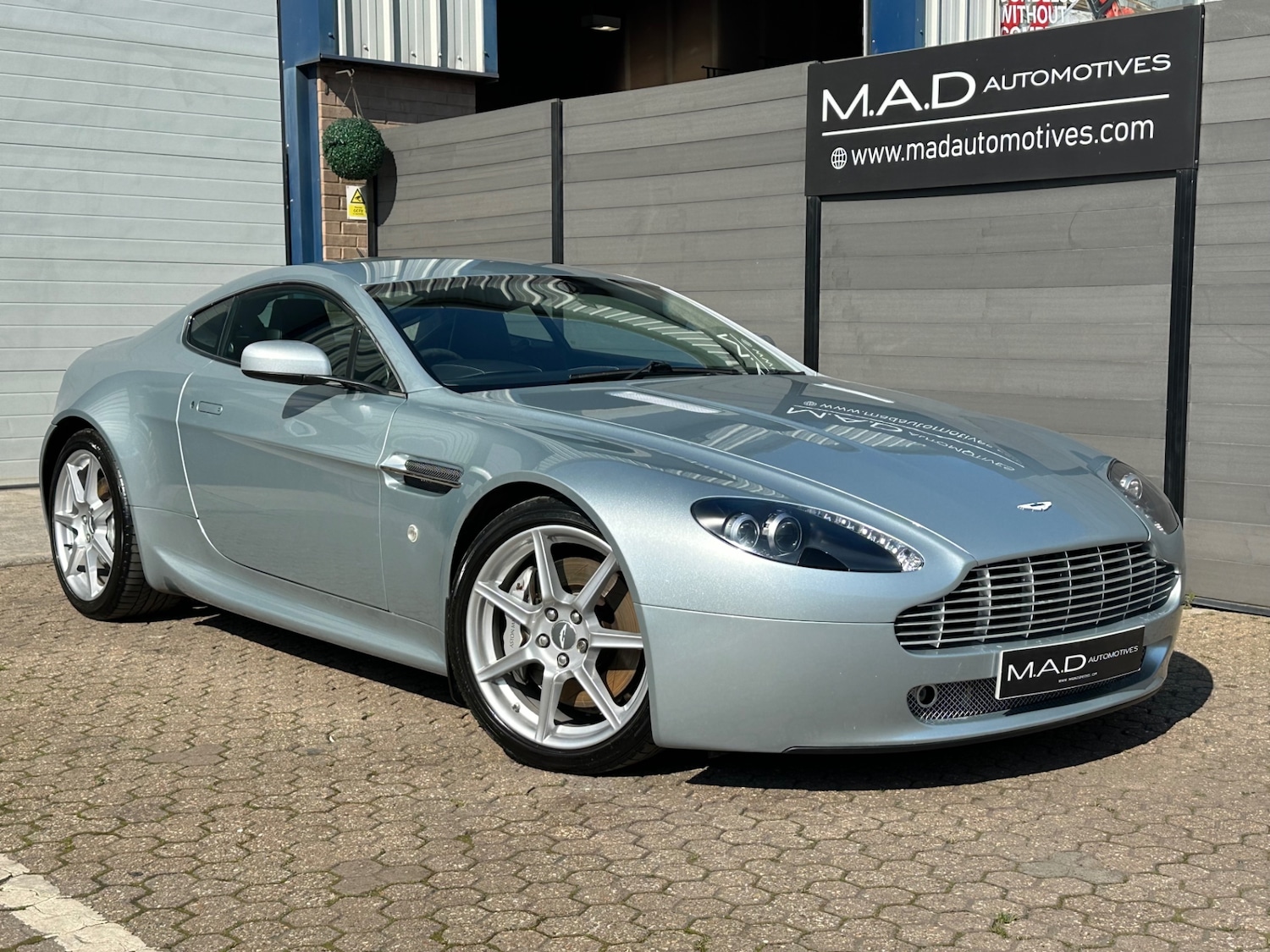 Used Aston Martin Vantage 2006 for sale - 77948650: Photo 1