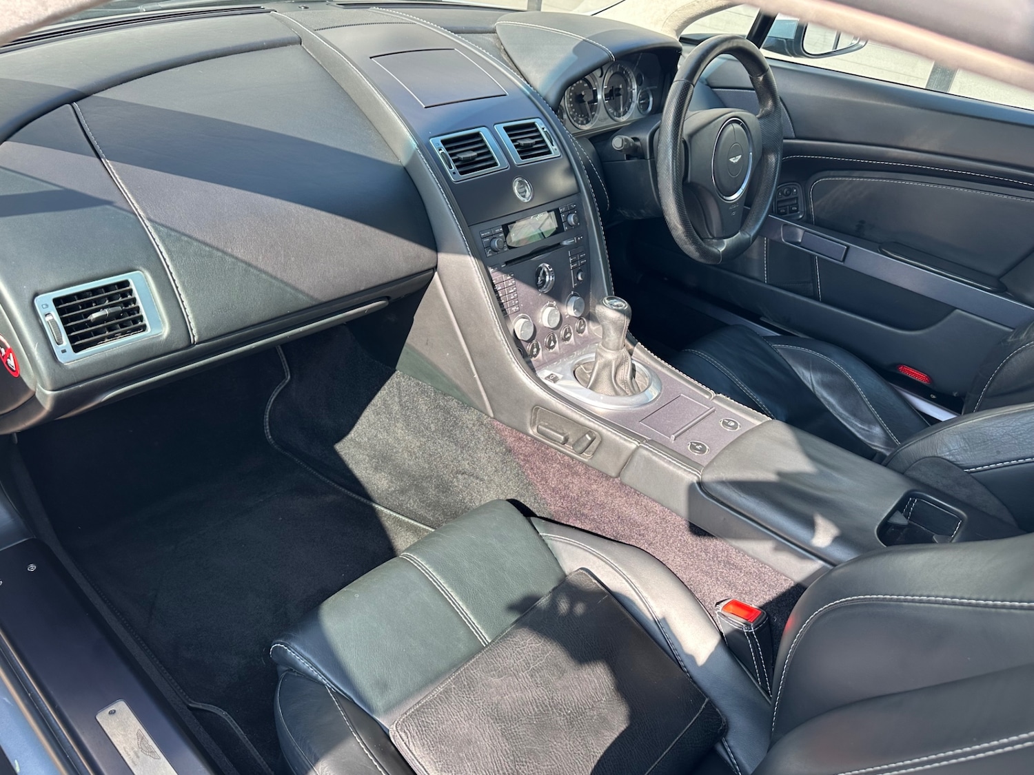 Used Aston Martin Vantage 2006 for sale - 77948650: Photo 11