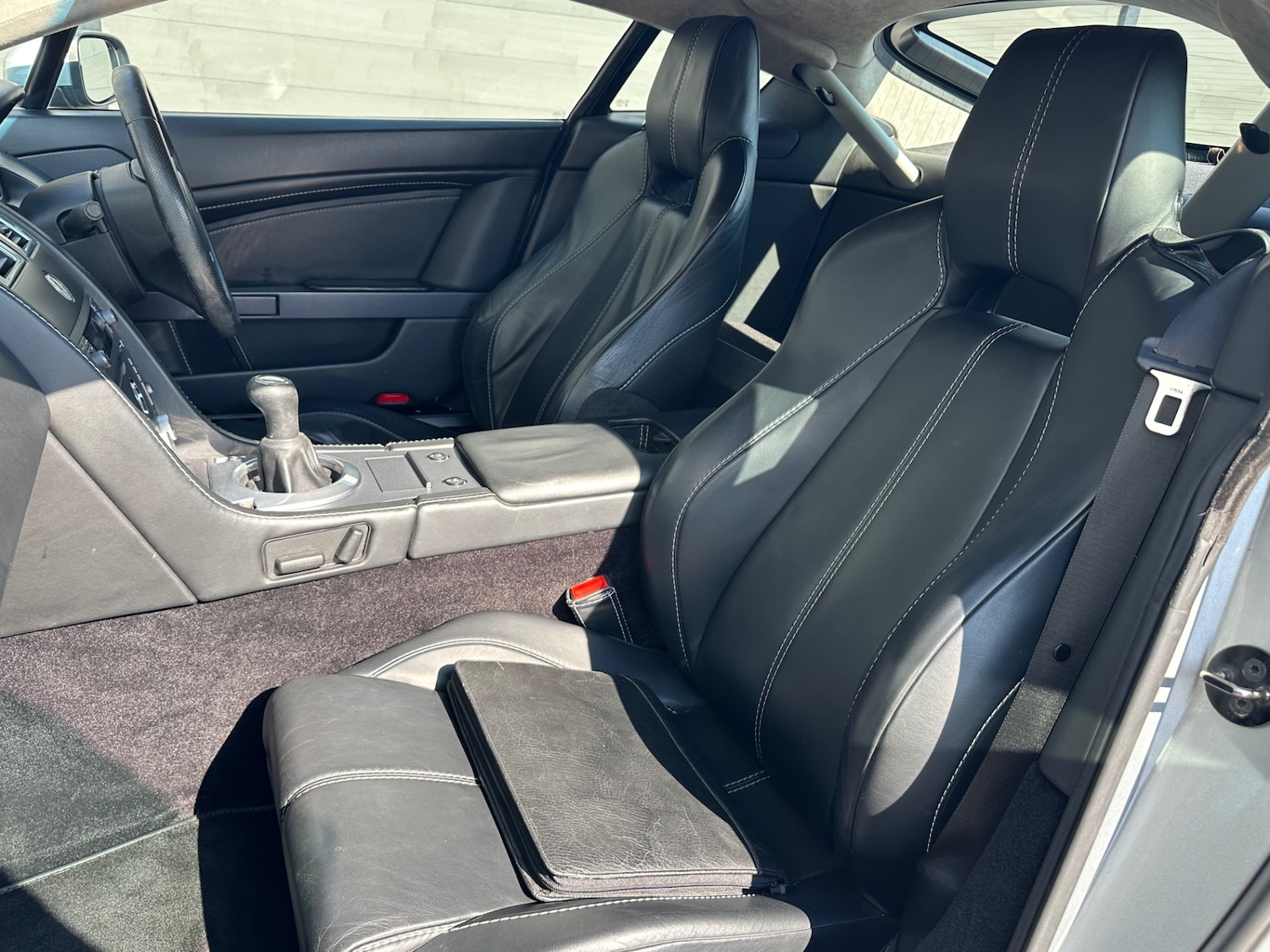 Used Aston Martin Vantage 2006 for sale - 77948650: Photo 12