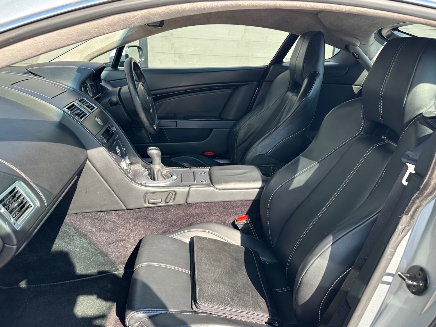 Used Aston Martin Vantage 2006 for sale - 77948650: Photo 15