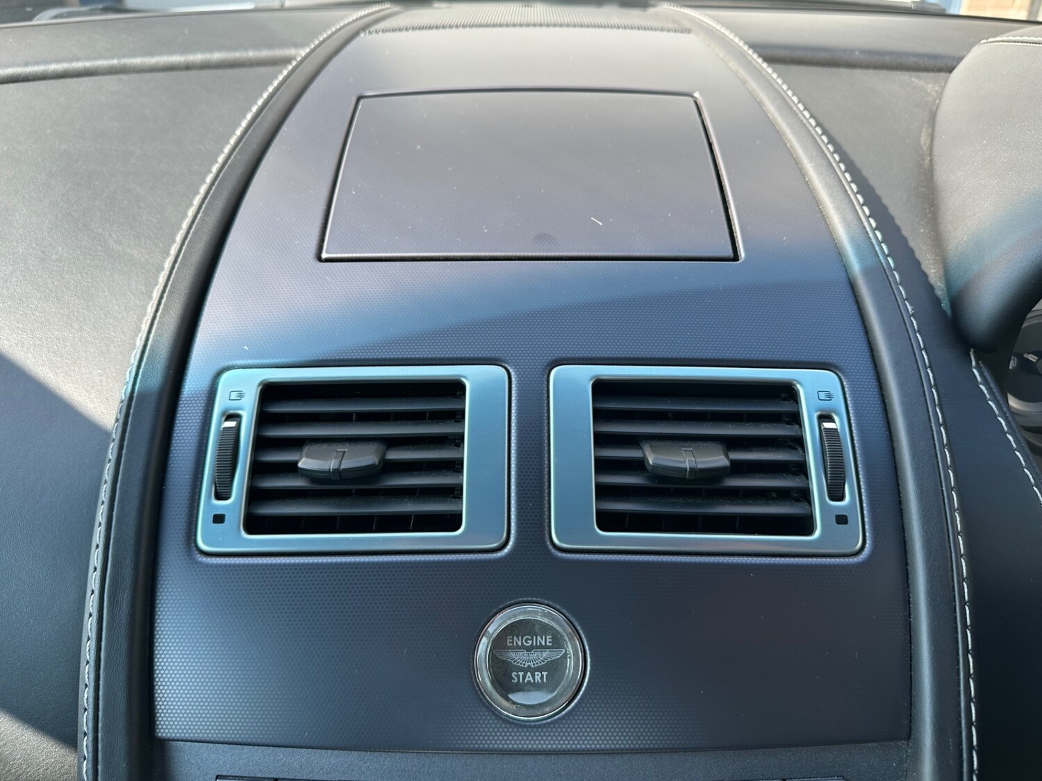 Used Aston Martin Vantage 2006 for sale - 77948650: Photo 24