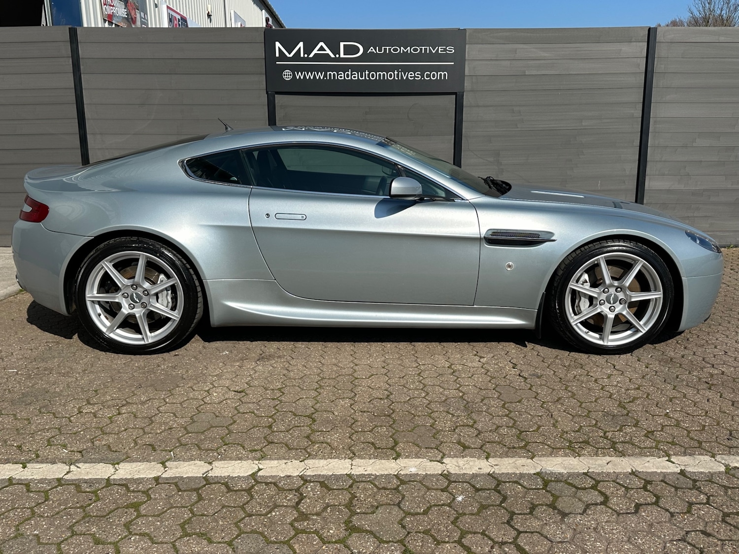 Used Aston Martin Vantage 2006 for sale - 77948650: Photo 4