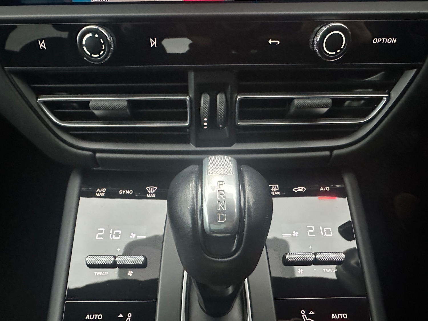 Used Porsche Macan 2023 for sale - 77034012: Photo 24