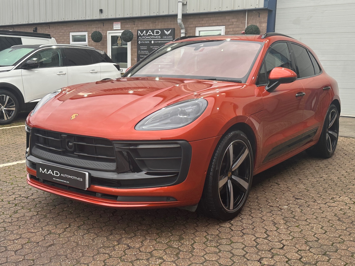 Used Porsche Macan 2023 for sale - 77034012: Photo 3