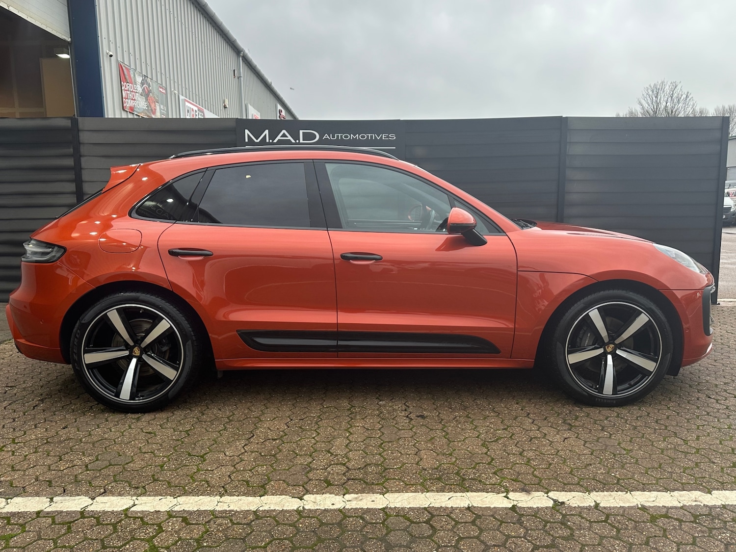 Used Porsche Macan 2023 for sale - 77034012: Photo 4