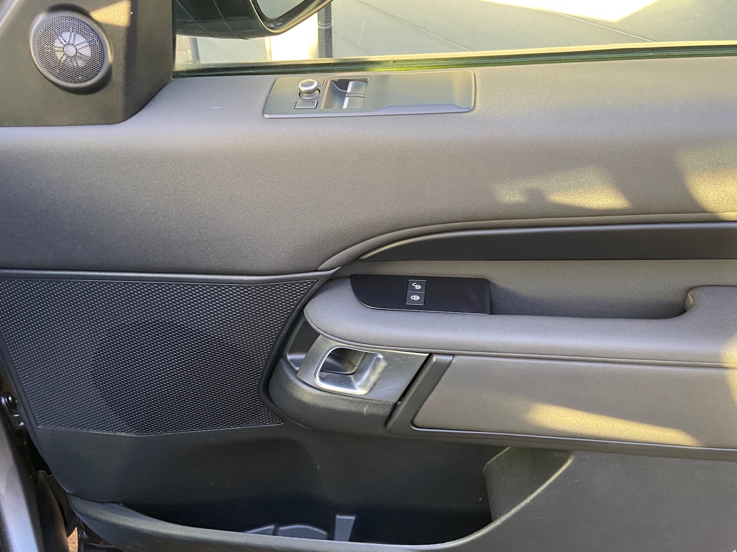 Used Land Rover Discovery 2019 for sale - 77062128: Photo 17