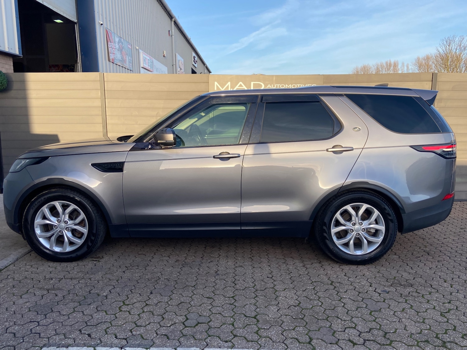 Used Land Rover Discovery 2019 for sale - 77062128: Photo 5