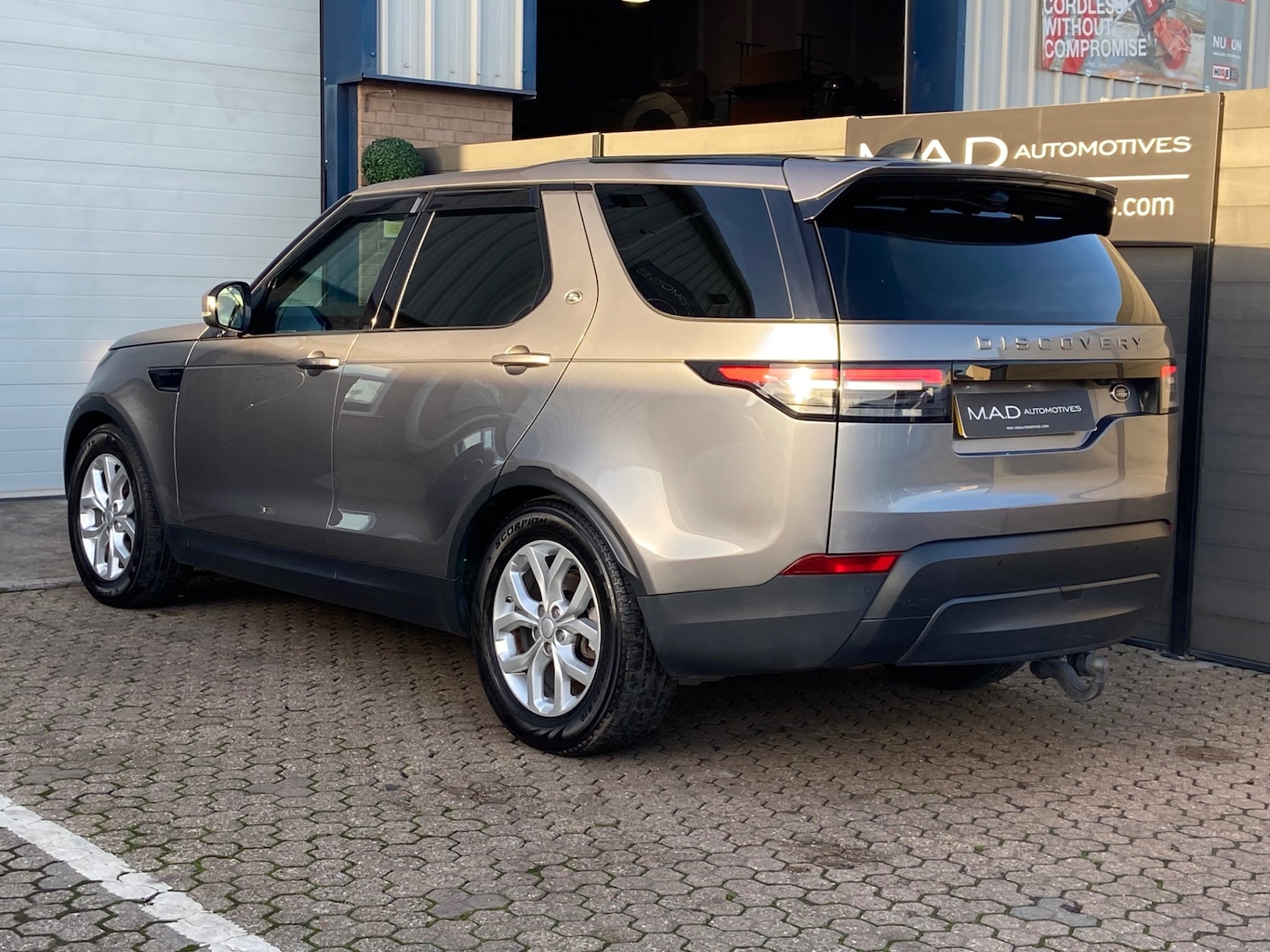 Used Land Rover Discovery 2019 for sale - 77062128: Photo 6