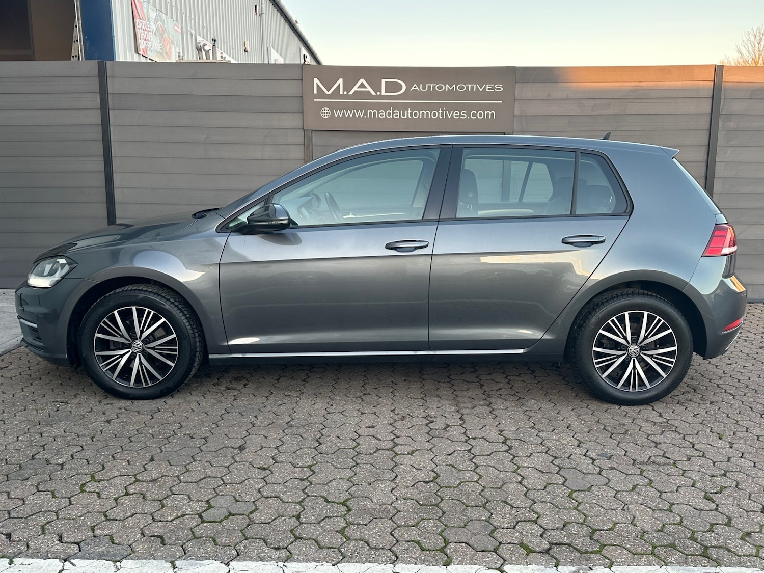Used Volkswagen Golf 2018 for sale - 76696680: Photo 5