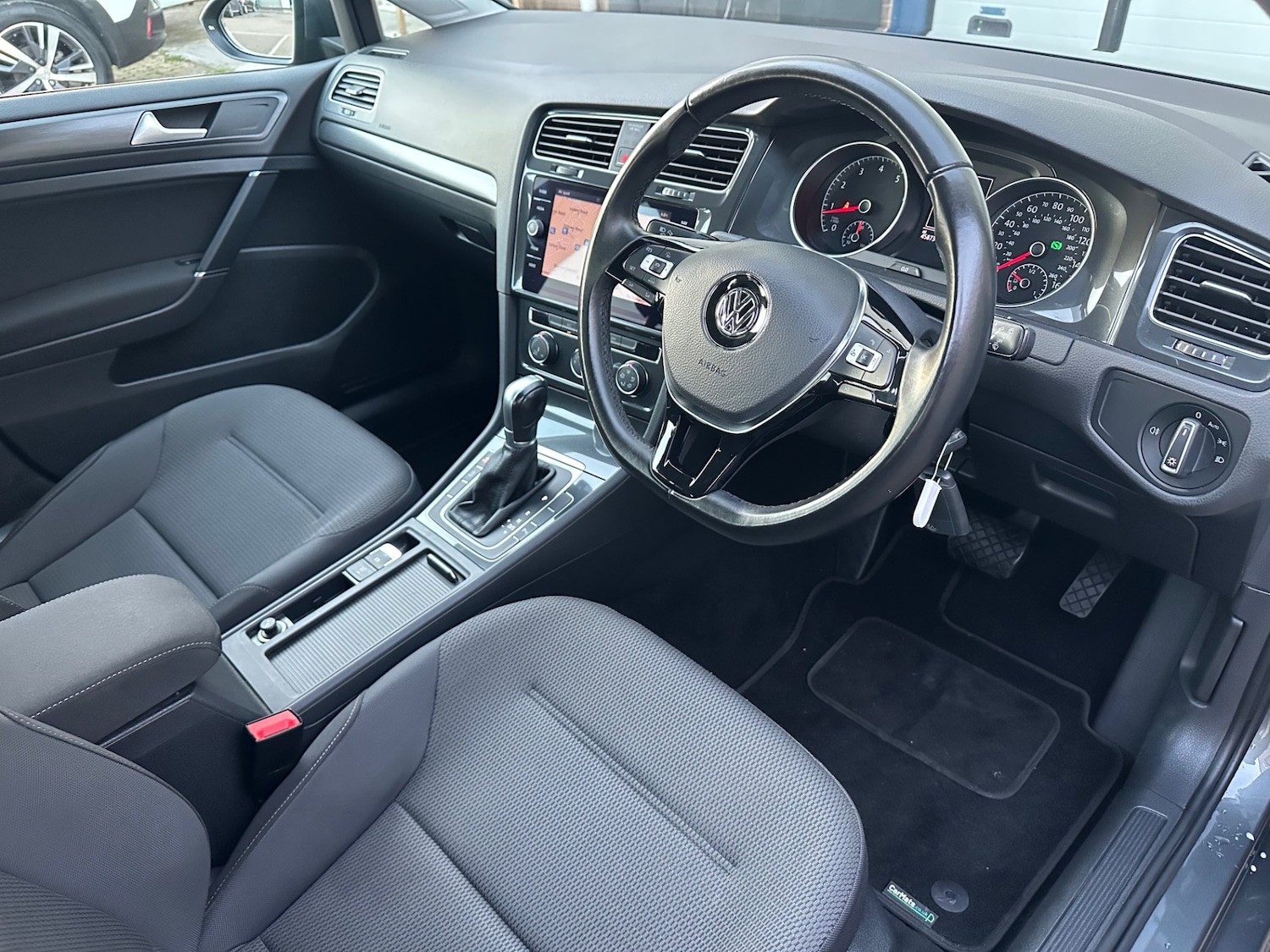 Used Volkswagen Golf 2018 for sale - 76696680: Photo 9