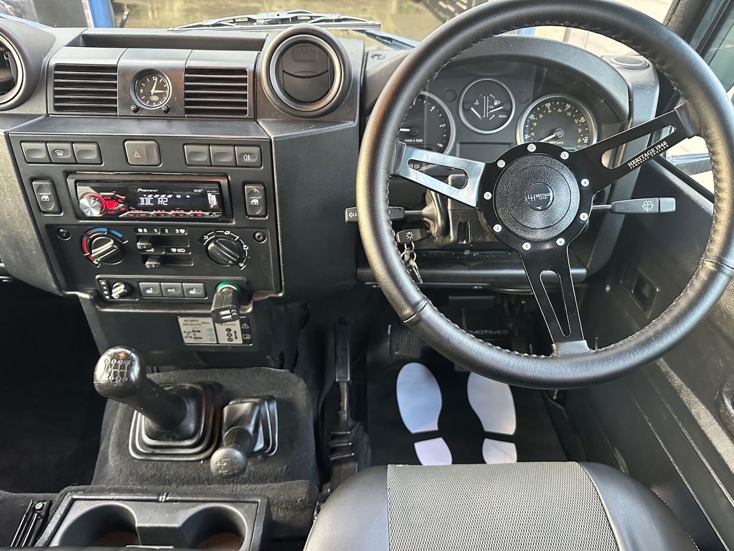 Used Land Rover Defender 2012 for sale - 76971124: Photo 13