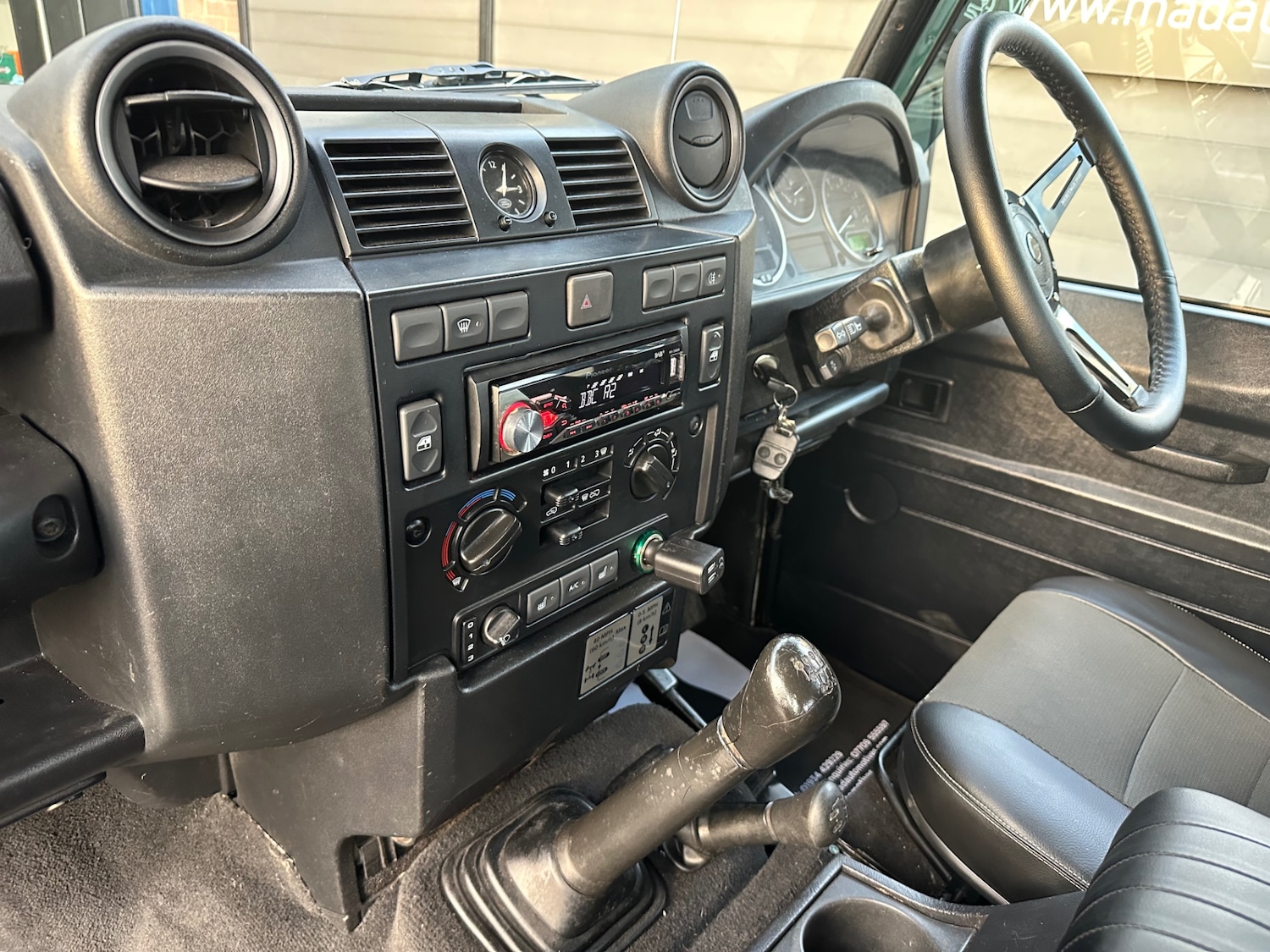 Used Land Rover Defender 2012 for sale - 76971124: Photo 14