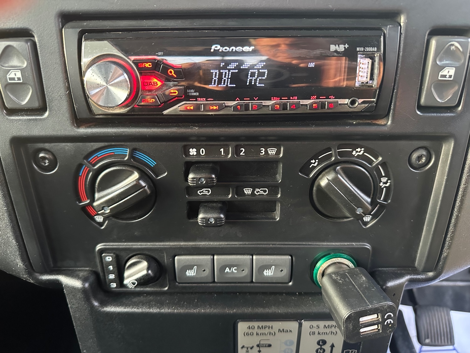 Used Land Rover Defender 2012 for sale - 76971124: Photo 22