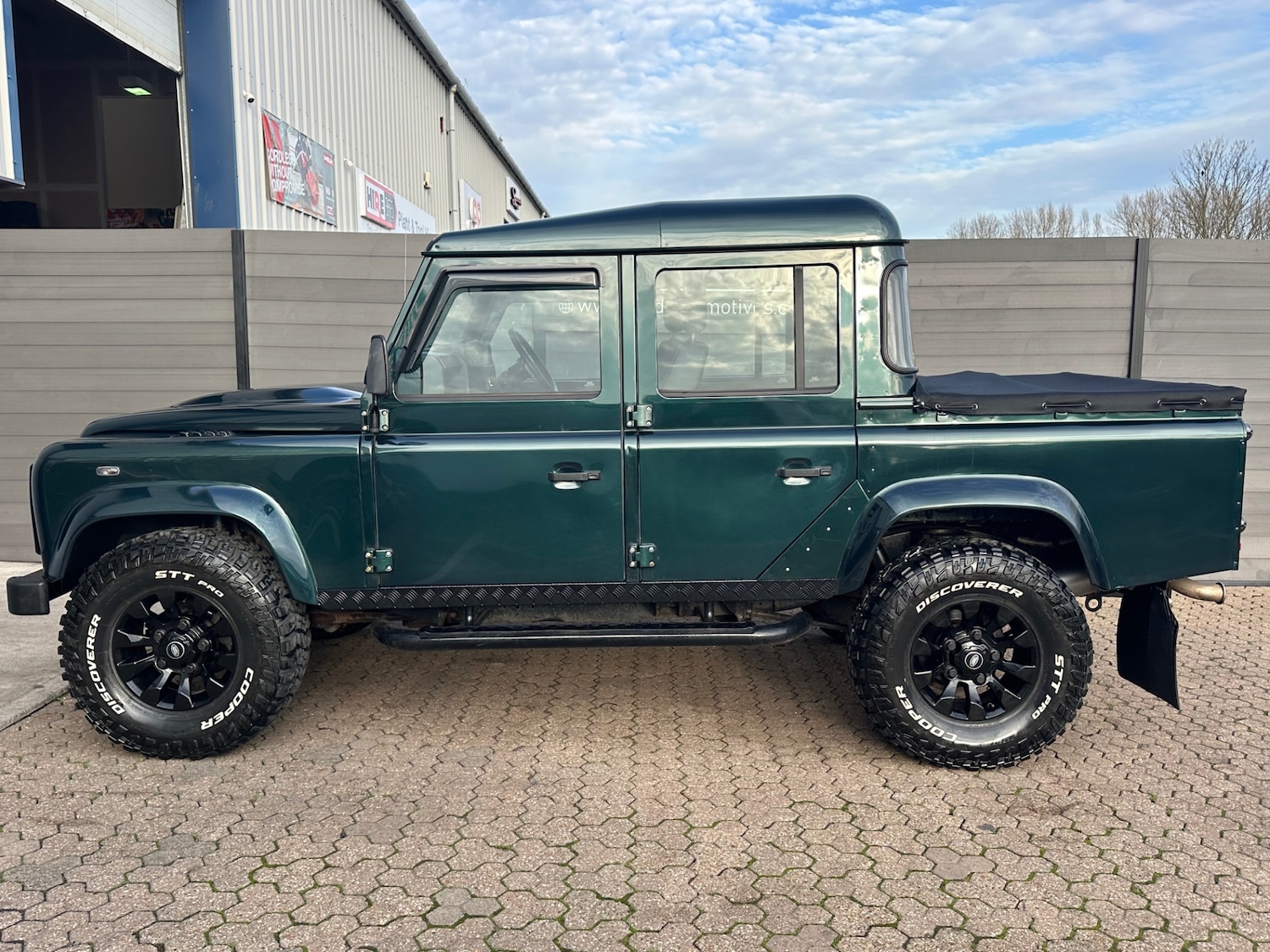 Used Land Rover Defender 2012 for sale - 76971124: Photo 5