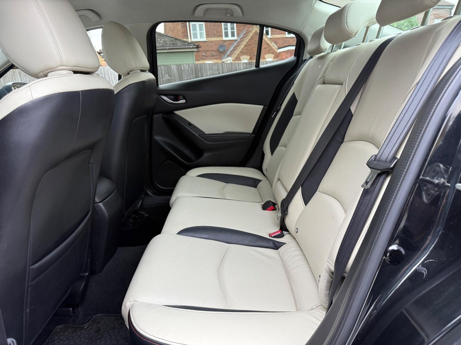 Used Mazda Mazda3 2014 for sale - 76299484: Photo 24