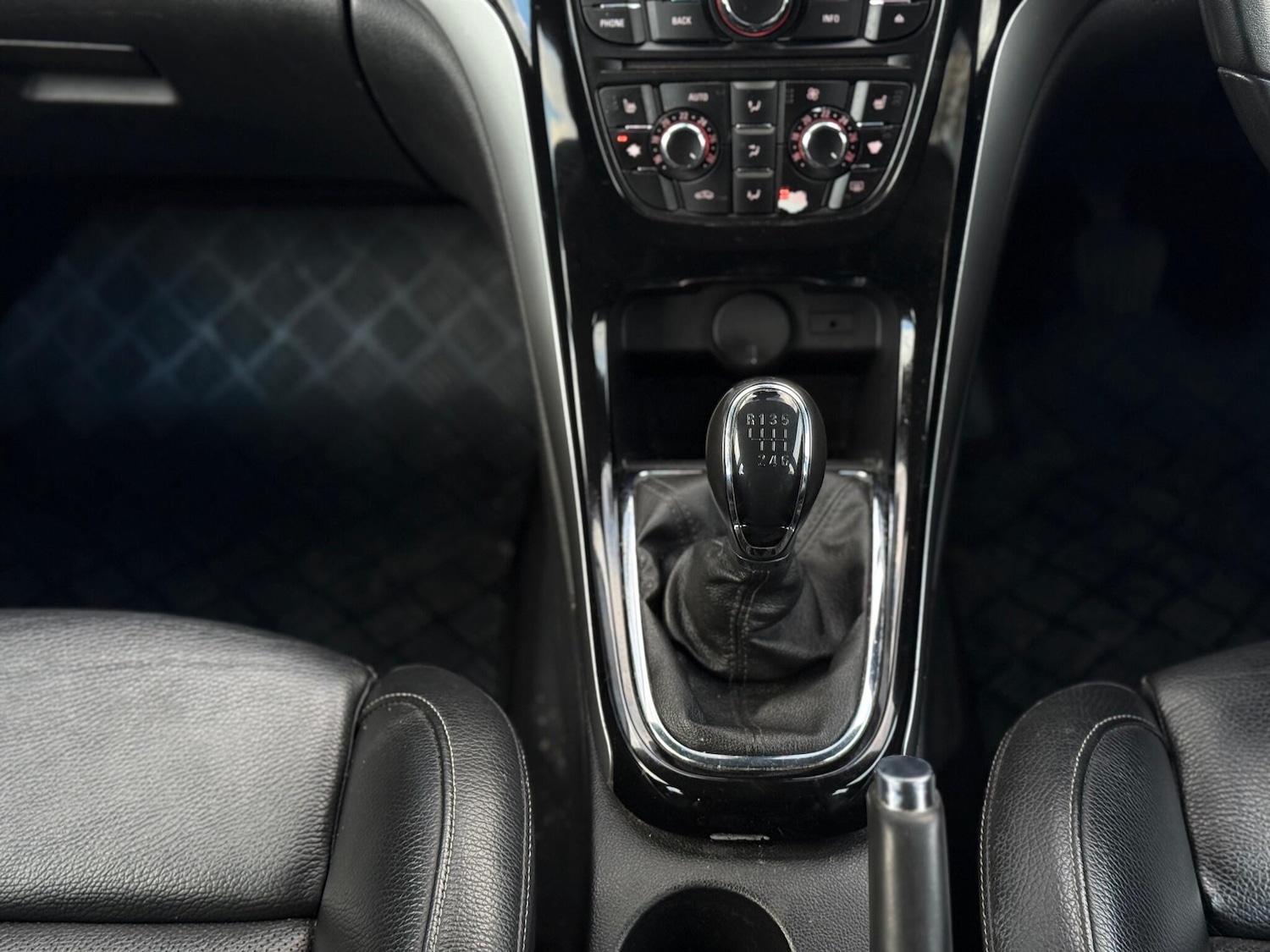 Used Vauxhall Astra 2015 for sale - 77050263: Photo 41