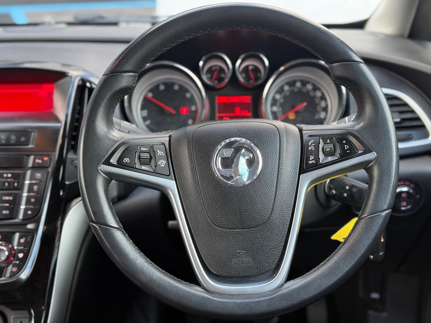 Used Vauxhall Astra 2015 for sale - 77050263: Photo 44