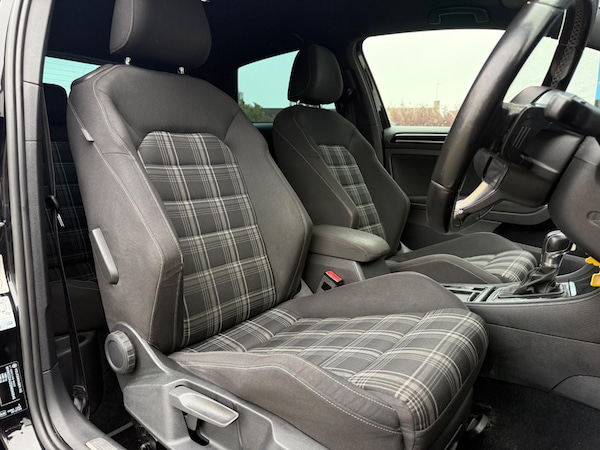 Used Volkswagen Golf 2015 for sale - 76299505: Photo 21