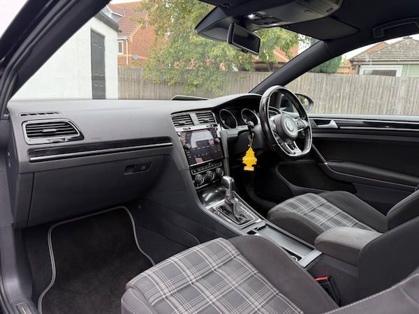 Used Volkswagen Golf 2015 for sale - 76299505: Photo 23